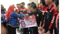 Walikota Bandar Lampung Bagikan Tali Asih ke Atlet dan Pelatih Porprov