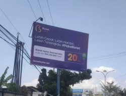 Memakan Badan Jalan ,Reklame CV MK Langgar Aturan