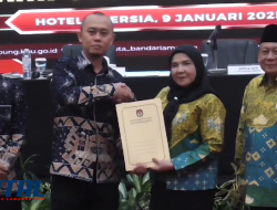 Gelar Rapat Pleno Terbuka, Ketua KPU Kota Bandar Lampung Tetapkan Eva – Deddy Jadi Wali Kota Terpilih