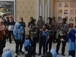 Sebanyak 45 Murid Sekolah Disabilitas Bunda, Kunjungi Polresta Bandar Lampung