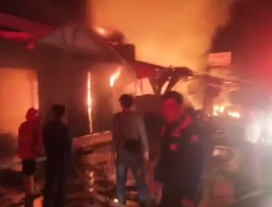 Diduga Akibat Korsleting, Gudang Barang Bekas di Panjang Terbakar, Warga Panik dan Kerugian Capai Ratusan Juta