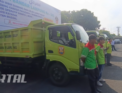 Wali Kota Eva Dwiana Serahkan Truk Sampah Baru: Komitmen Bandar Lampung Bersih