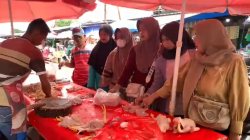 Sejak Awal Ramadan, Harga Ayam di Pasar Pasir Gintung Merangkak Naik
