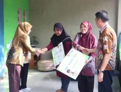 Wali Kota Bandar Lampung Serahkan Santunan BPJS Ketenagakerjaan, Bantu Ringankan Beban Keluarga